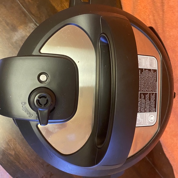 Insta Pot Slow Cooker - Picture 2 of 7